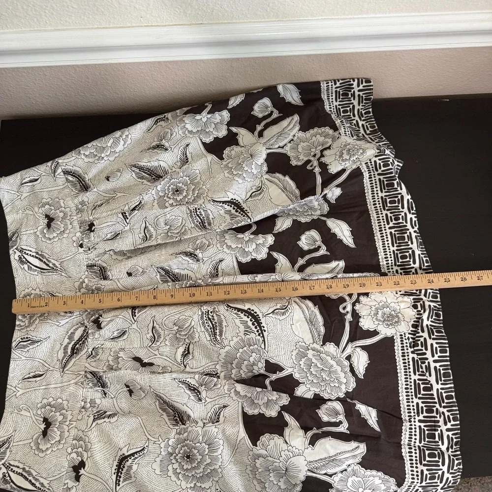 Ann Taylor Skirt Women's 14 White Black Floral‎ Lined Pleated Side Zip Casual